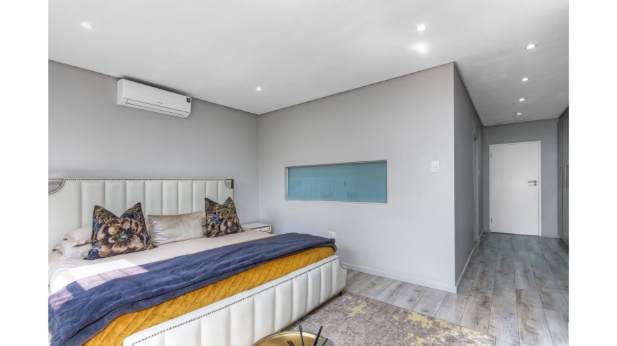 4 Bedroom Property for Sale in Crowthorne AH Gauteng
