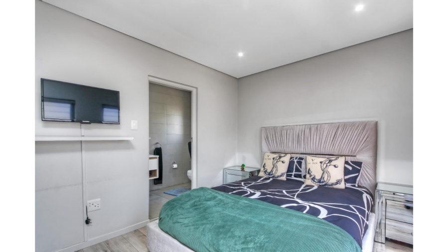 4 Bedroom Property for Sale in Crowthorne AH Gauteng