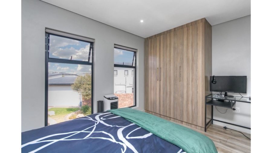 4 Bedroom Property for Sale in Crowthorne AH Gauteng