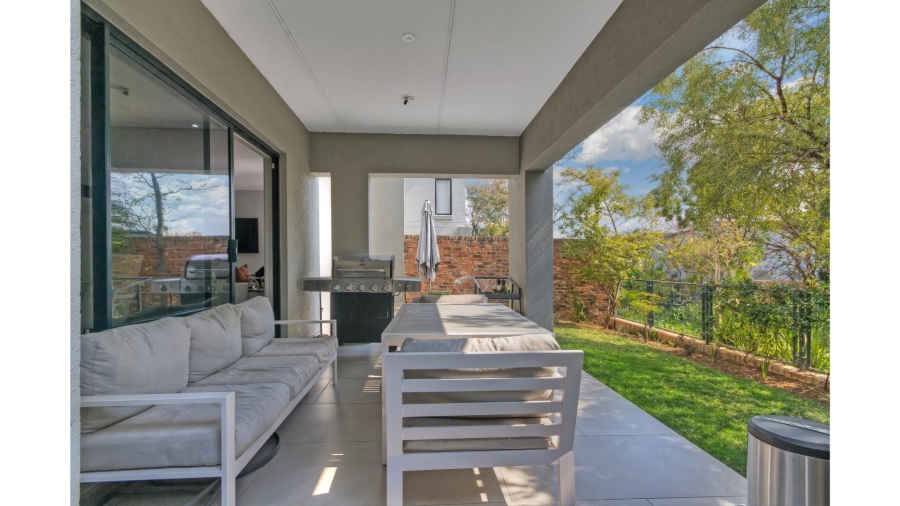 4 Bedroom Property for Sale in Crowthorne AH Gauteng