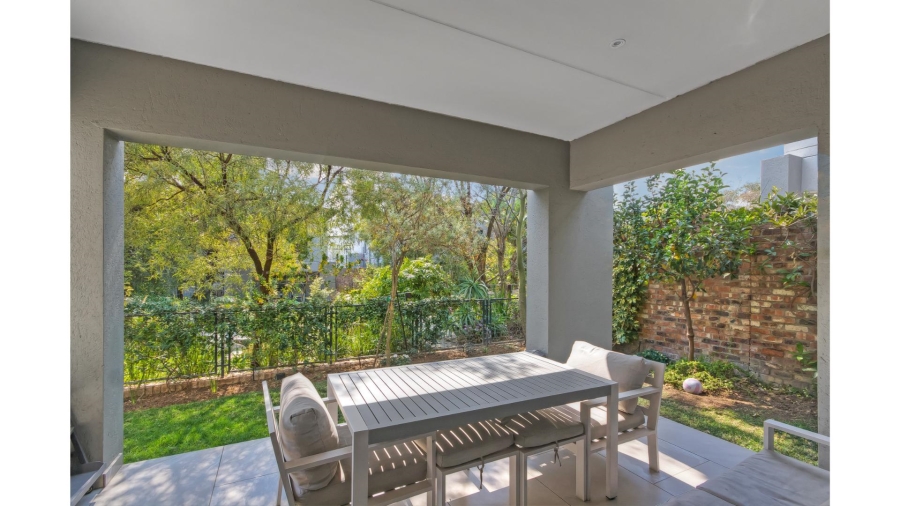 4 Bedroom Property for Sale in Crowthorne AH Gauteng