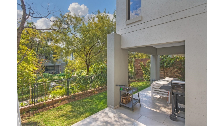 4 Bedroom Property for Sale in Crowthorne AH Gauteng