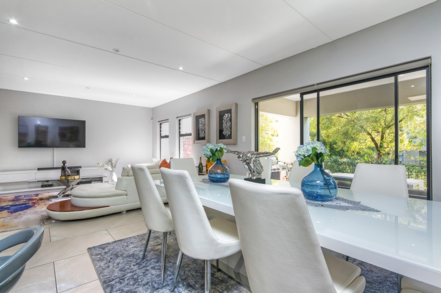 4 Bedroom Property for Sale in Crowthorne AH Gauteng