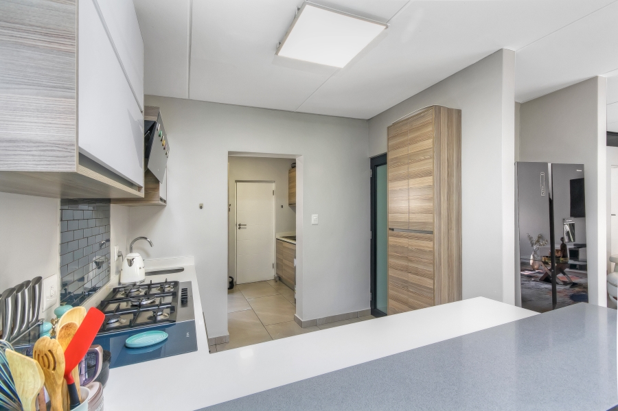 4 Bedroom Property for Sale in Crowthorne AH Gauteng