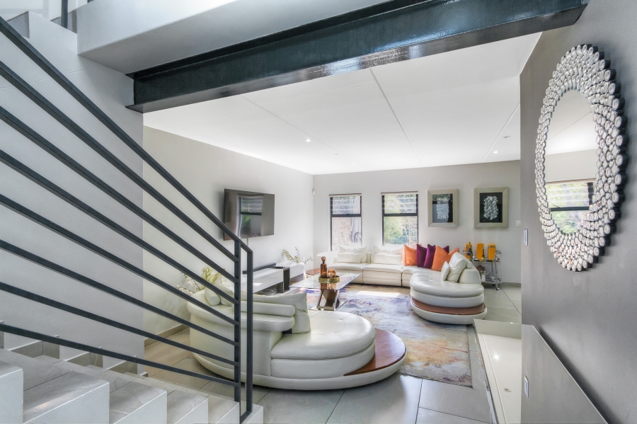 4 Bedroom Property for Sale in Crowthorne AH Gauteng