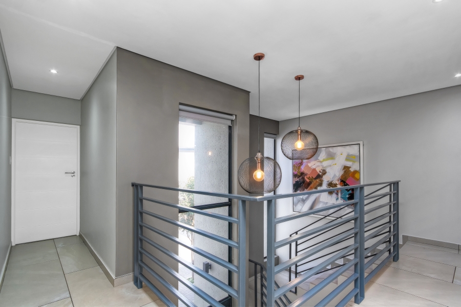 4 Bedroom Property for Sale in Crowthorne AH Gauteng