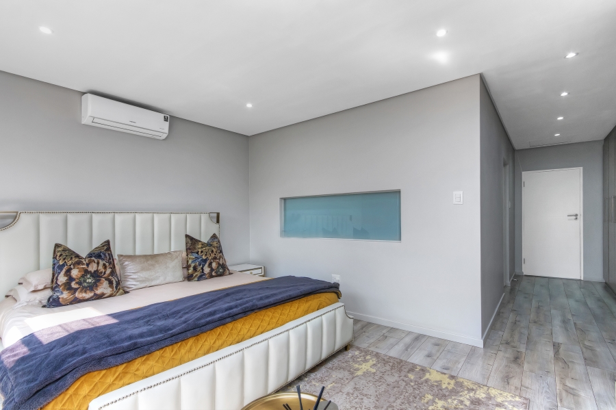 4 Bedroom Property for Sale in Crowthorne AH Gauteng