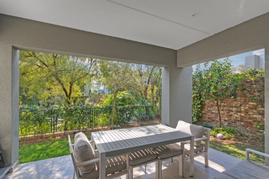 4 Bedroom Property for Sale in Crowthorne AH Gauteng