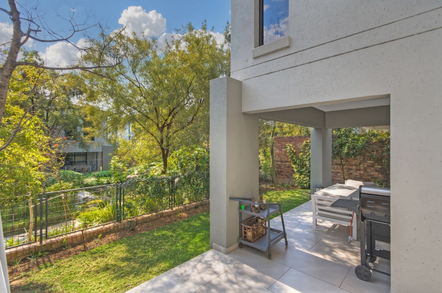 4 Bedroom Property for Sale in Crowthorne AH Gauteng