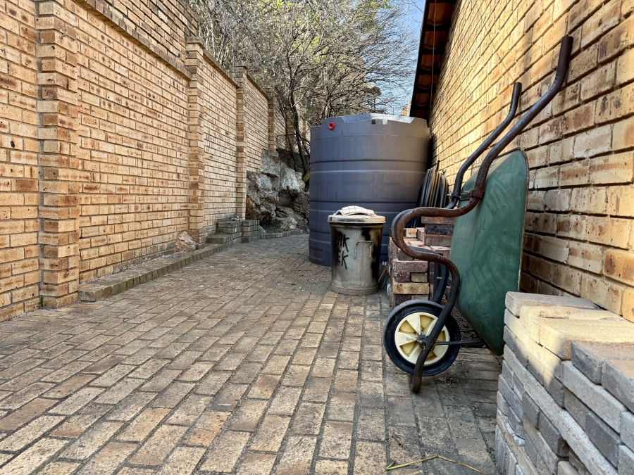 3 Bedroom Property for Sale in Kenmare Gauteng