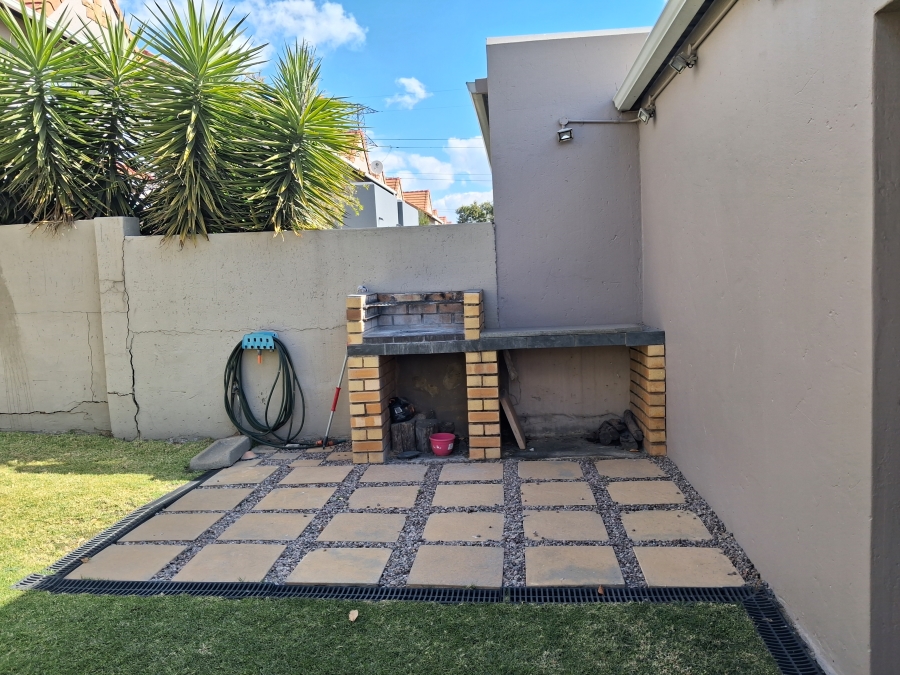 3 Bedroom Property for Sale in Eden Glen Gauteng