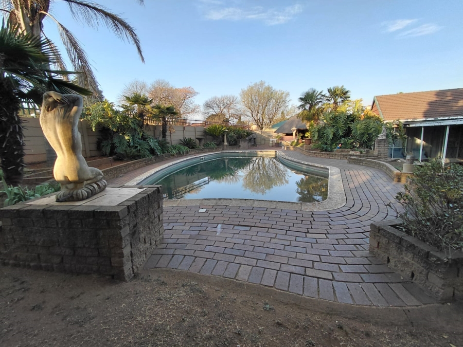 4 Bedroom Property for Sale in Dalpark Proper Gauteng