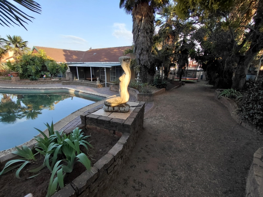 4 Bedroom Property for Sale in Dalpark Proper Gauteng