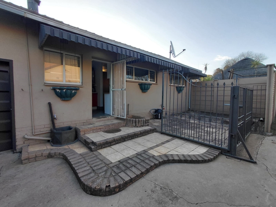4 Bedroom Property for Sale in Dalpark Proper Gauteng