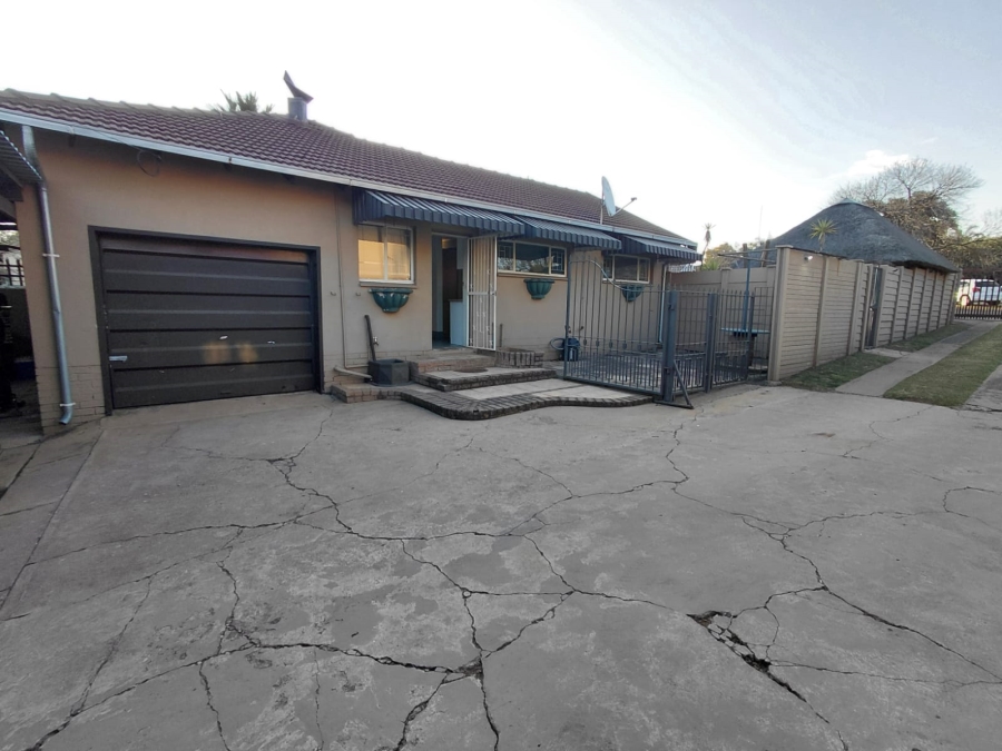 4 Bedroom Property for Sale in Dalpark Proper Gauteng