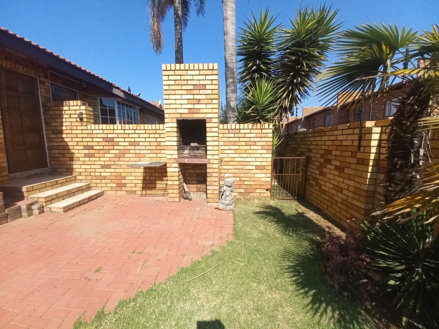 2 Bedroom Property for Sale in Croydon Gauteng