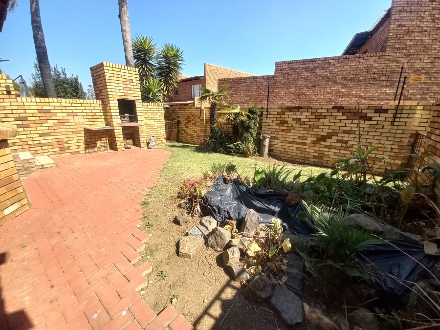 2 Bedroom Property for Sale in Croydon Gauteng