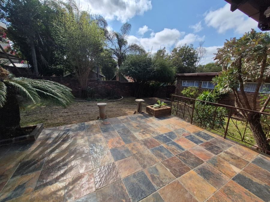 To Let 2 Bedroom Property for Rent in Faerie Glen Gauteng