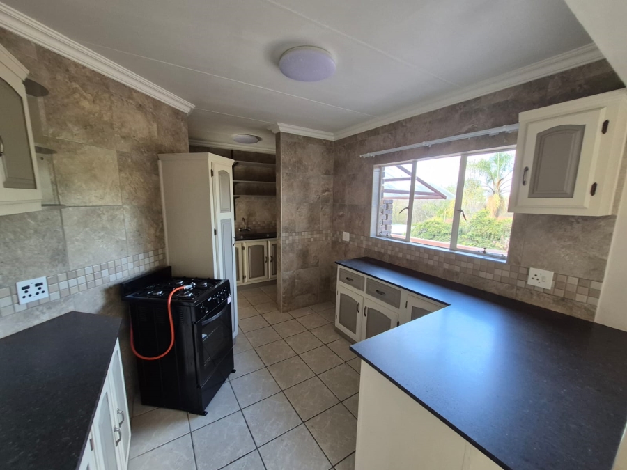 To Let 2 Bedroom Property for Rent in Faerie Glen Gauteng