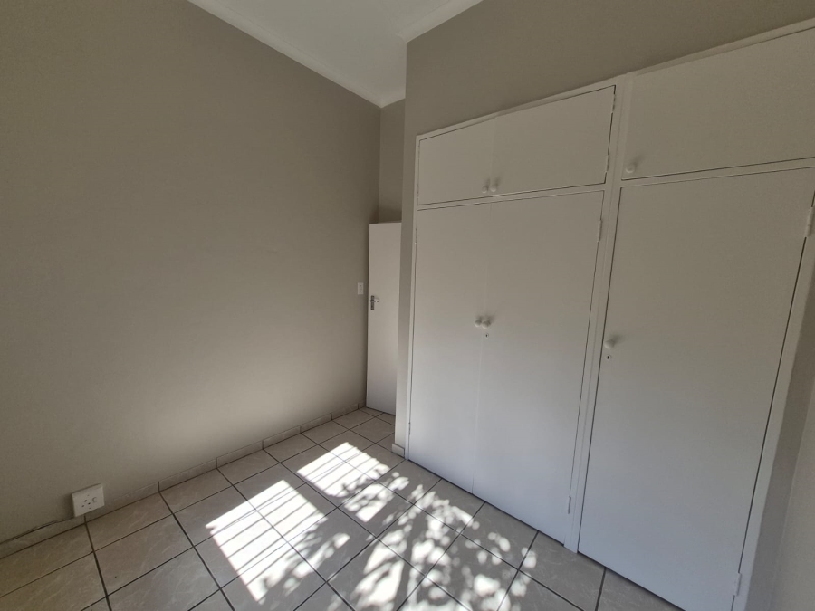 To Let 2 Bedroom Property for Rent in Faerie Glen Gauteng