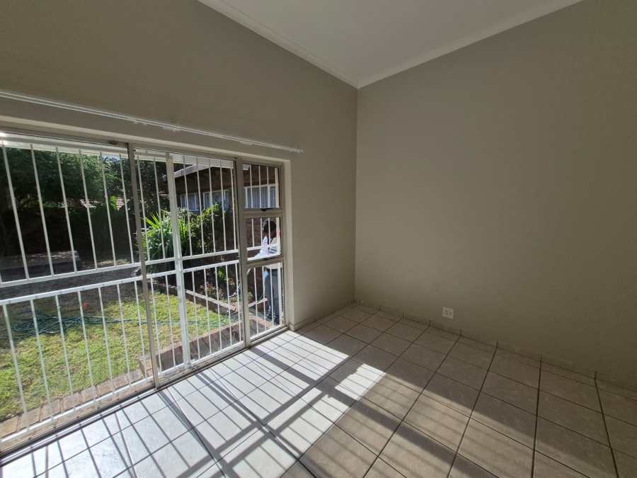 To Let 2 Bedroom Property for Rent in Faerie Glen Gauteng