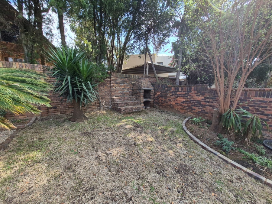 To Let 2 Bedroom Property for Rent in Faerie Glen Gauteng