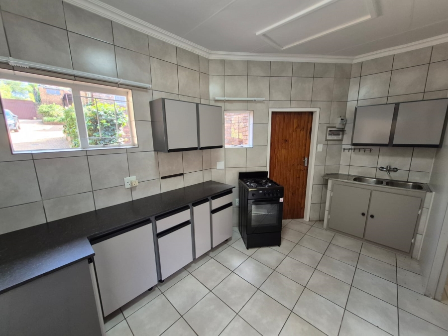 To Let 2 Bedroom Property for Rent in Faerie Glen Gauteng