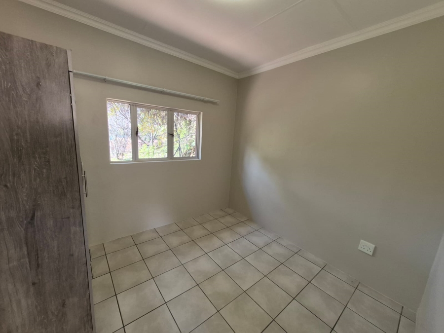 To Let 2 Bedroom Property for Rent in Faerie Glen Gauteng