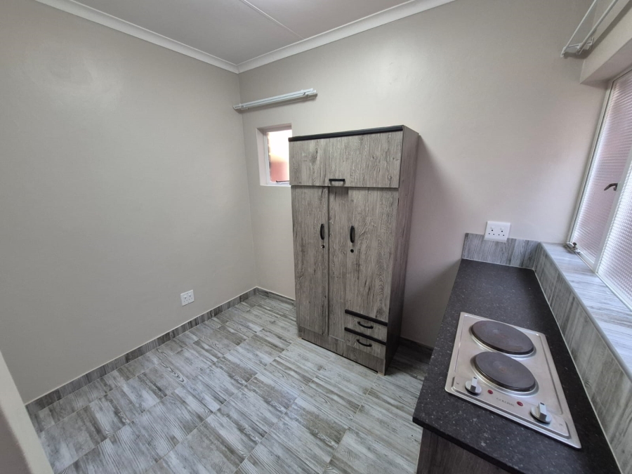 To Let 1 Bedroom Property for Rent in Faerie Glen Gauteng