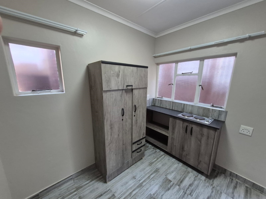 To Let 1 Bedroom Property for Rent in Faerie Glen Gauteng