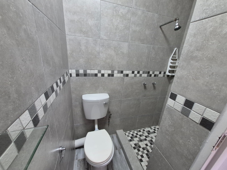 To Let 1 Bedroom Property for Rent in Faerie Glen Gauteng
