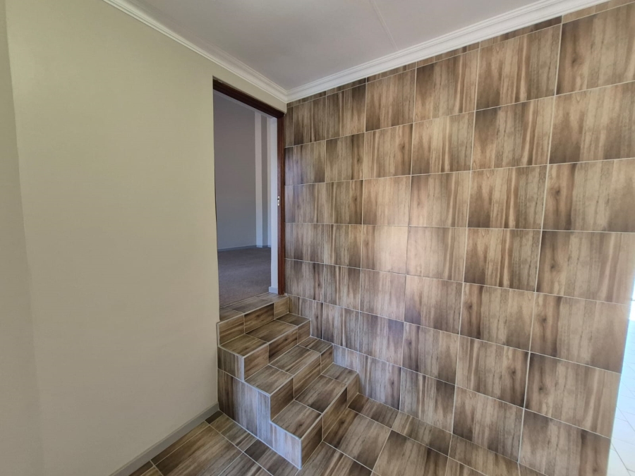 6 Bedroom Property for Sale in Faerie Glen Gauteng