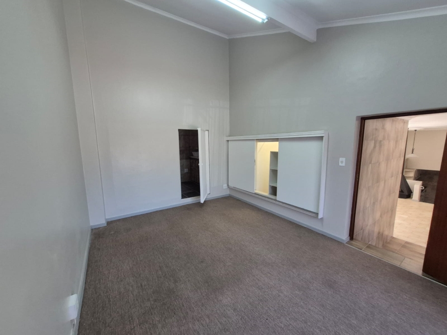6 Bedroom Property for Sale in Faerie Glen Gauteng