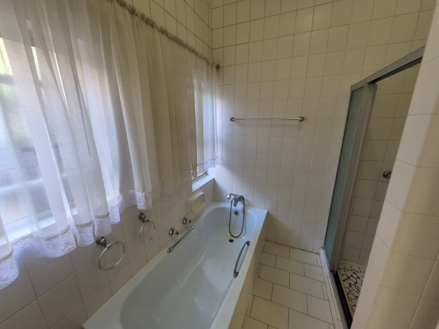 6 Bedroom Property for Sale in Faerie Glen Gauteng