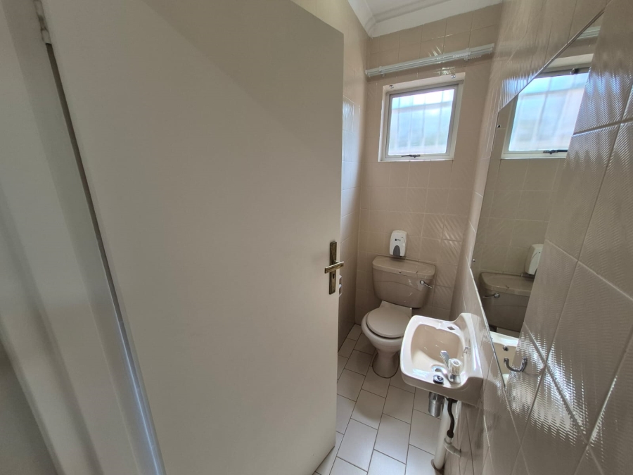 6 Bedroom Property for Sale in Faerie Glen Gauteng