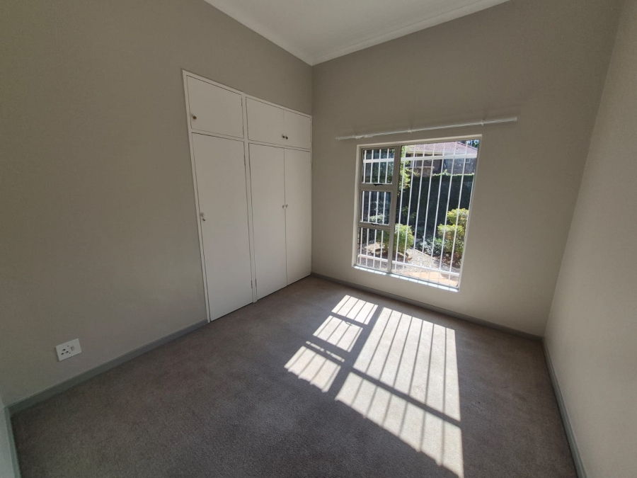 6 Bedroom Property for Sale in Faerie Glen Gauteng