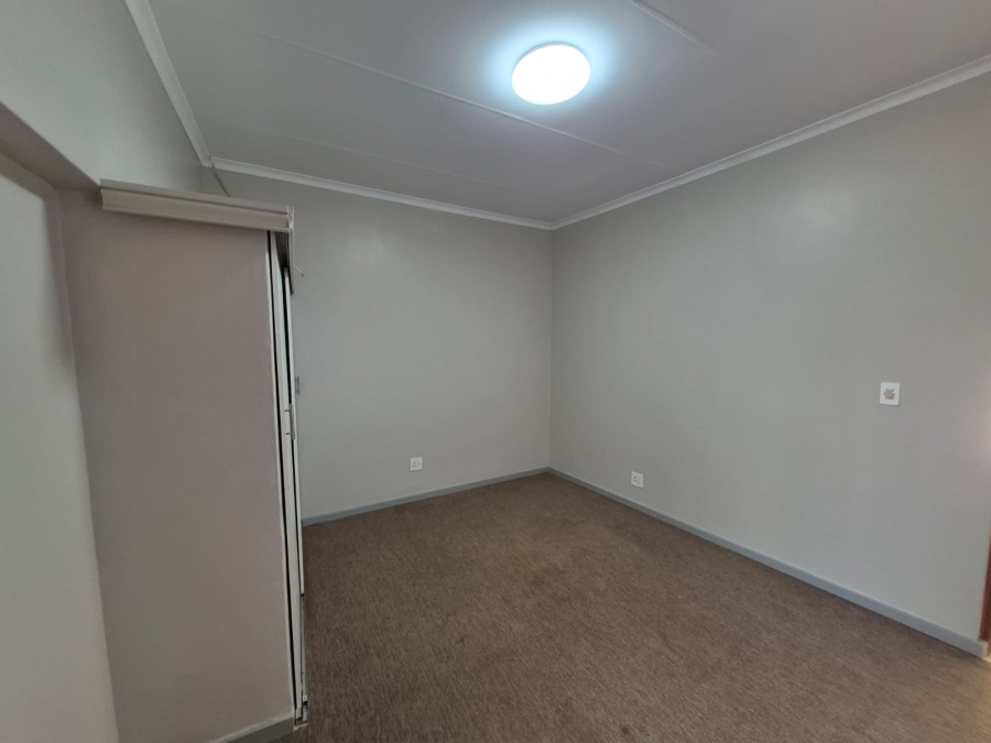 6 Bedroom Property for Sale in Faerie Glen Gauteng