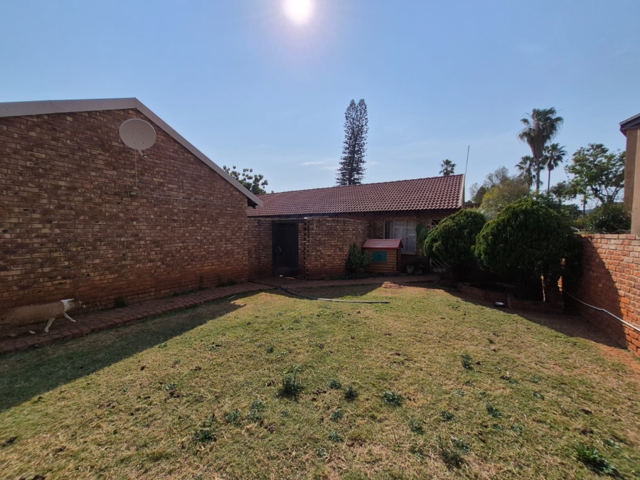 To Let 3 Bedroom Property for Rent in Doornpoort Gauteng