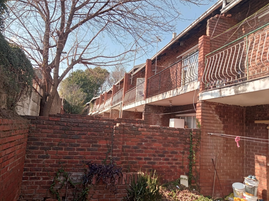2 Bedroom Property for Sale in Fontainebleau Gauteng