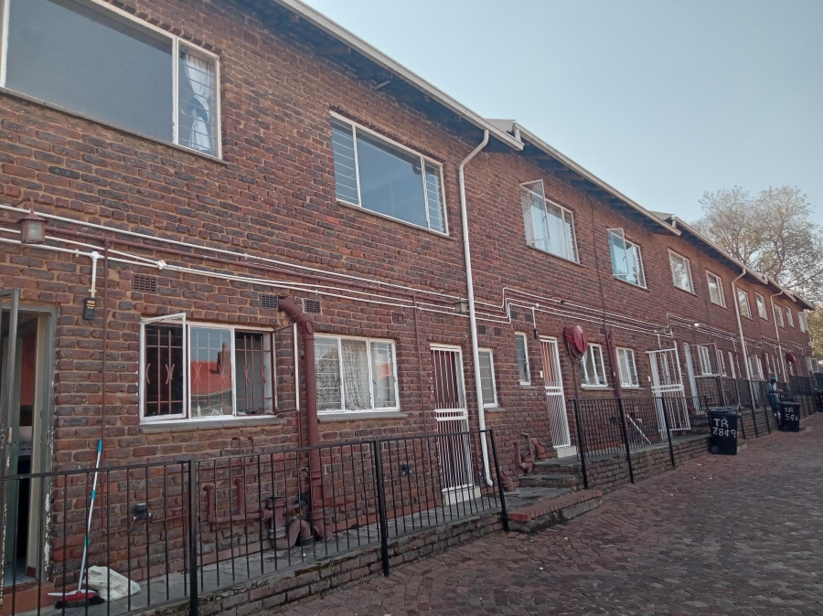 2 Bedroom Property for Sale in Fontainebleau Gauteng
