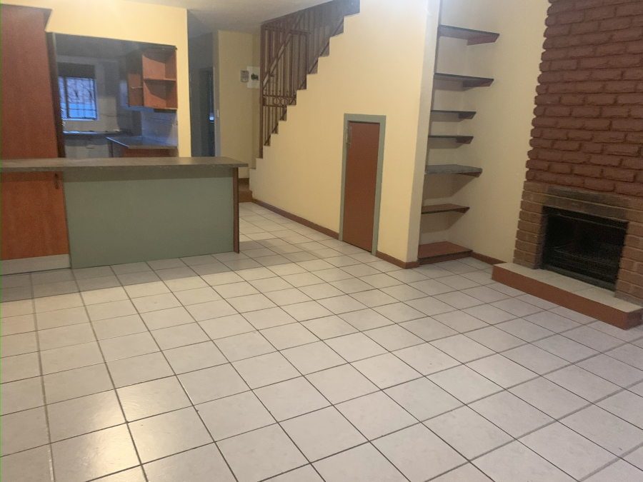 2 Bedroom Property for Sale in Fontainebleau Gauteng