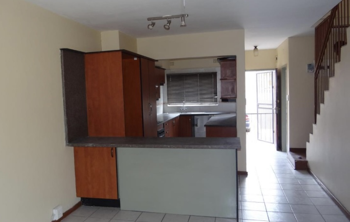 2 Bedroom Property for Sale in Fontainebleau Gauteng