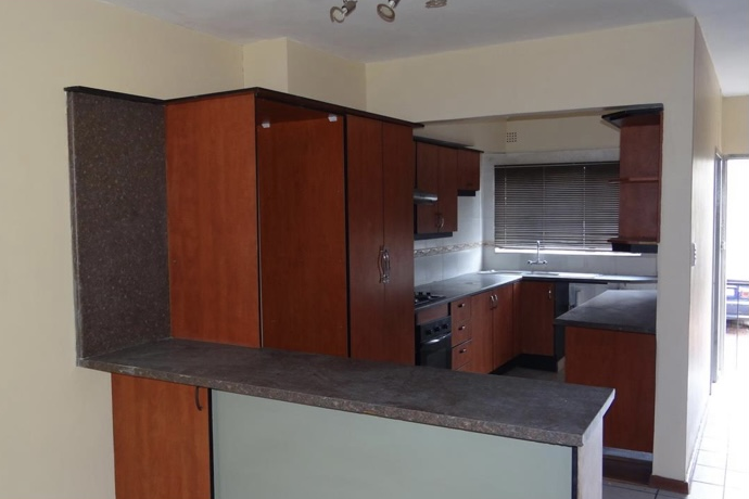 2 Bedroom Property for Sale in Fontainebleau Gauteng