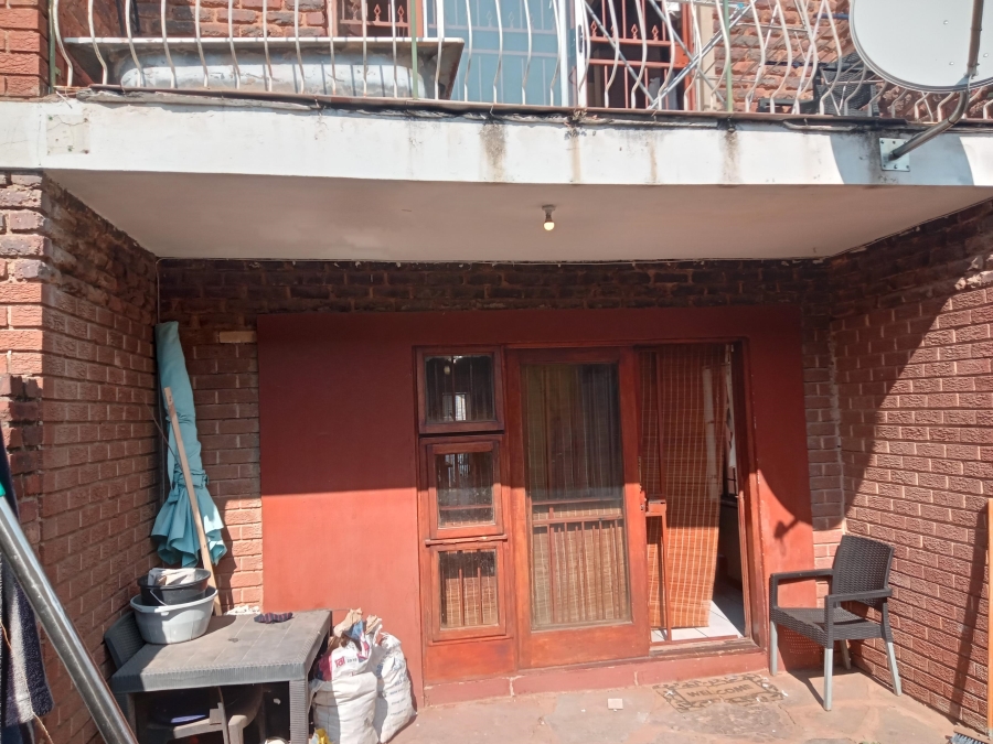 2 Bedroom Property for Sale in Fontainebleau Gauteng