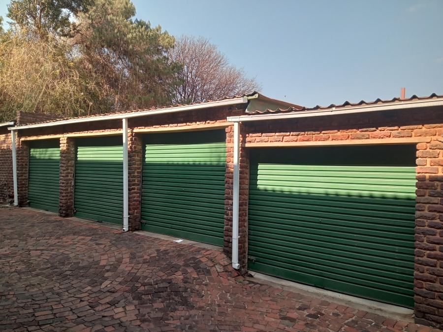 2 Bedroom Property for Sale in Fontainebleau Gauteng