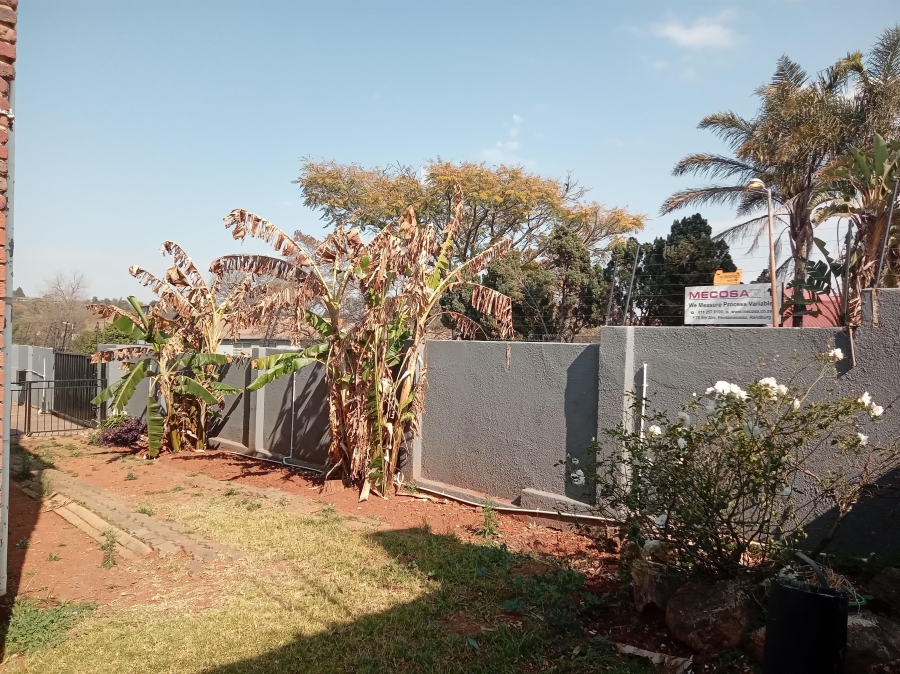 2 Bedroom Property for Sale in Fontainebleau Gauteng