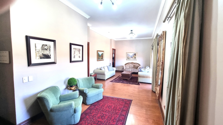 6 Bedroom Property for Sale in Waterkloof Ridge Gauteng