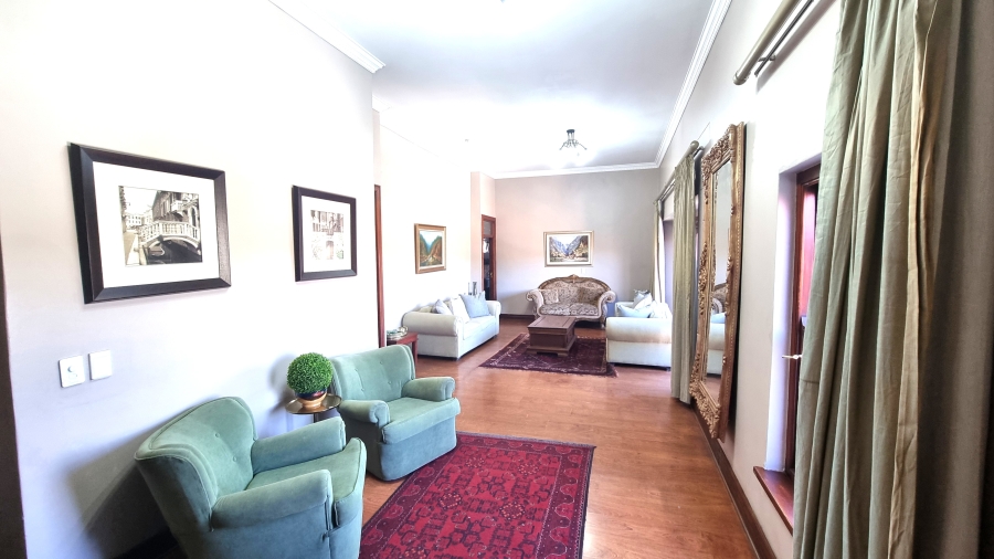 6 Bedroom Property for Sale in Waterkloof Ridge Gauteng