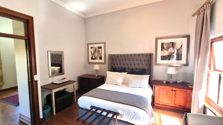 6 Bedroom Property for Sale in Waterkloof Ridge Gauteng