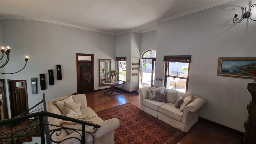6 Bedroom Property for Sale in Waterkloof Ridge Gauteng